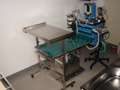 動物病院向けオーバーテーブル(オペ台)